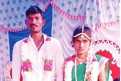Couple suside in guttal