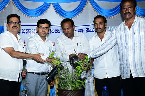 DVG-PJ-BADAVANE.jpg