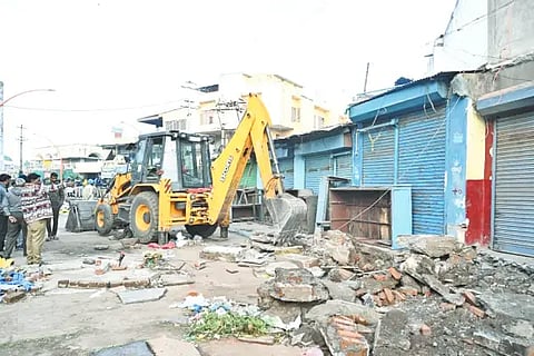 Encroachment clearance operation by the corporation