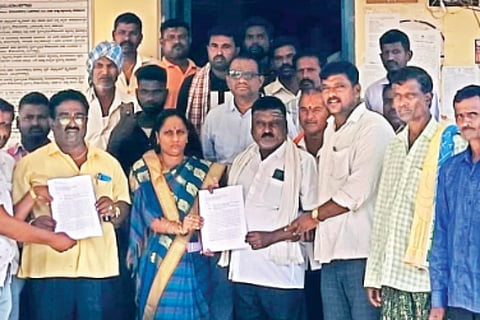 HRR-MANAVI-NOV-06.jpg