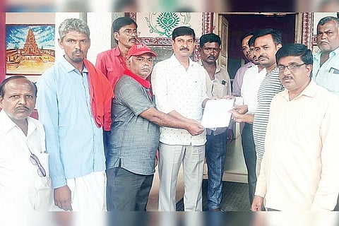 Harapanahalil People Appeal For Water