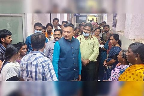 Harapanahalli DC visit to hospital