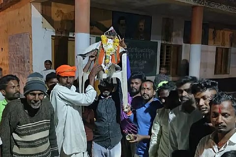 Nalatwad, Manga, Electric Wire, Funeral, Hanuman Temple, Ramesh Alakoppara,
