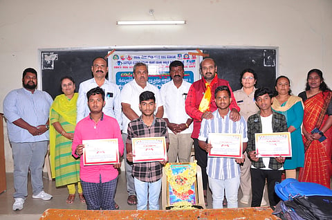 Prize distribution to the winners of the essay competition Mandya