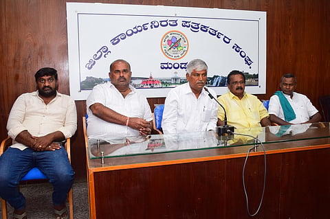 Puttaraju criticism against Chaluvarayaswamy Mandya