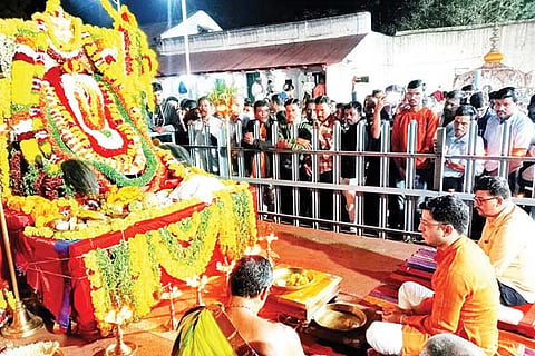 Sandur Kartikostava