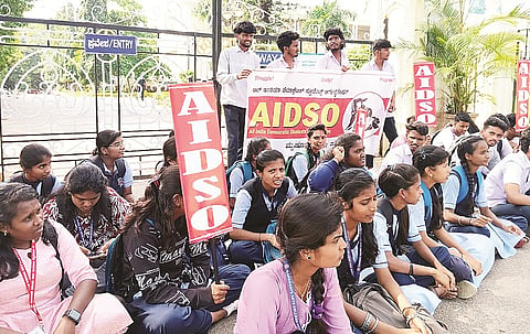 Students protest against Mysore University