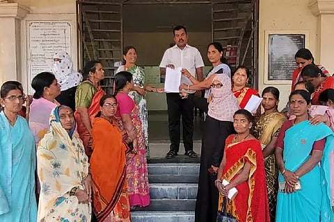 Tehsildar, Balarama Kattimani, Anganwadi worker, Neelamma Borawat, Muddebihal, Naukari, fake resident,