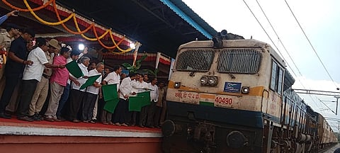 Train_Sampige