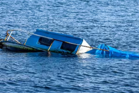 boat capsizes on river Niger