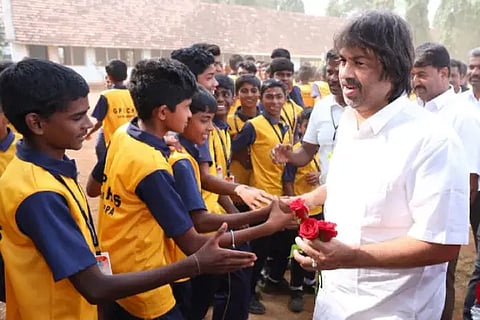 misiter madhu bangarappa visit govt school