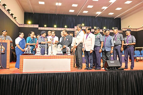 mng-11 nov scouts-guides