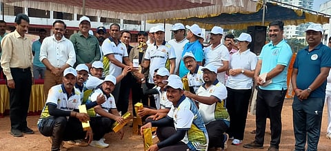 mng-28nov-cricket