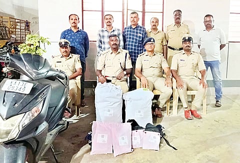 ಗಾಂಜಾ, ದ್ವಿಚಕ್ರ ವಾಹನ ವಶಕ್ಕೆ