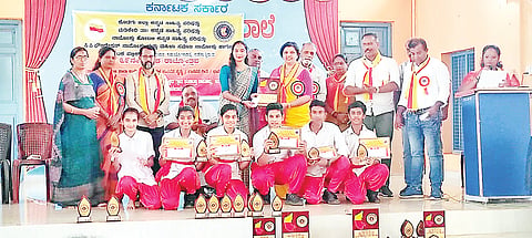 ಜಾನಪದ ನೃತ್ಯದಲ್ಲಿ ಎಕ್ಸೆಲ್ ಸ್ಕೂಲ್ ಆಫ್ ಎಜುಕೇಷನ್ ಶಾಲೆ ಪ್ರಥಮ