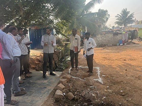 district koppal kamanoor village zp ceo rahul pandey visit
