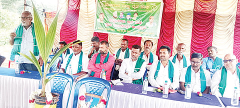 ಸಮಸ್ಯೆಗಳನ್ನು ಪಟ್ಟಿ ಮಾಡಿ ಜಿಲ್ಲಾ ಘಟಕಕ್ಕೆ ನೀಡಿ