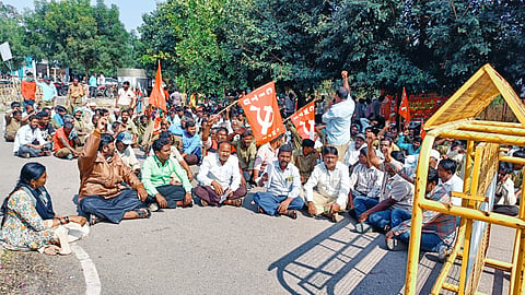 district koppal grama panchayat workers protest