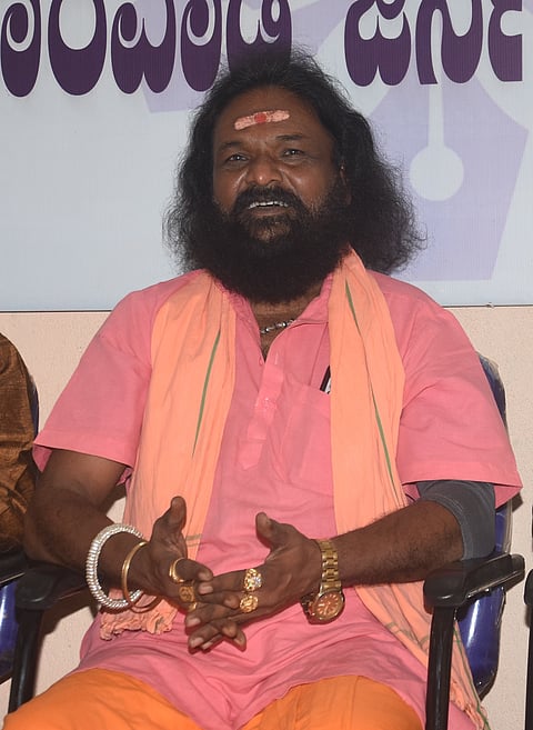19 Dwd 1 Shree Ramesh Patrot Guruswamiji