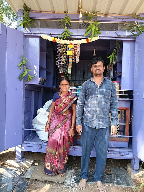 district koppal gruha lakshmi scheme shop open arasinakeri village