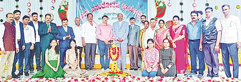 ಬೆಟ್ಟದಪುರದ ಡಿಟಿಎಂಎನ್  ವಿದ್ಯಾಸಂಸ್ಥೆಯಲ್ಲಿ ಆಯೋಜಿಸಿದ್ದ ಕಾರ್ಯಕ್ರಮವನ್ನು ಗಣ್ಯರು ಉದ್ಘಾಟಿಸಿದರು. ಡಾ.ರಾಜೇಶ್, ರಾಜಶೇಖರ್, ಲಕ್ಷ್ಮೀ, ಮೋಹನ್, ತೋಂಟಪ್ಪಶೆಟ್ಟಿ, ತಮ್ಮಯ್ಯ, ಚಂದ್ರಶೇಖರ್, ಶ್ರೀಶೈಲ, ಪಿ.ರವಿ, ಜೆ.ಸಿ ನಟರಾಜ, ಸಿ.ಟಿ ಗುರುದತ್ತ ಇದ್ದರು.