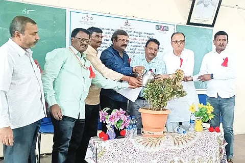 AIDS Awareness, Nidgundi, Government, Dr. Prakash Gotakhandki, HIV, Siddhana Nagathan,