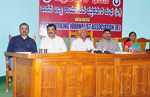 DINESH HEGDE- press meet (10)
