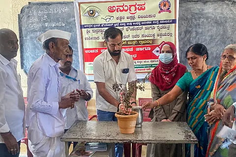 Dr. Sangamesh Patila, Muthagi, Ophthalmology, Golasangi, Anugrah Eye Hospital, Vijayapura,