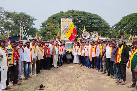 Everyone comes forward to serve Kannada.