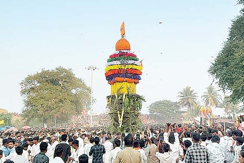 Hadagali modalagatta Chariot Festival