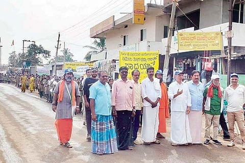 Huvinahadagali padayatre