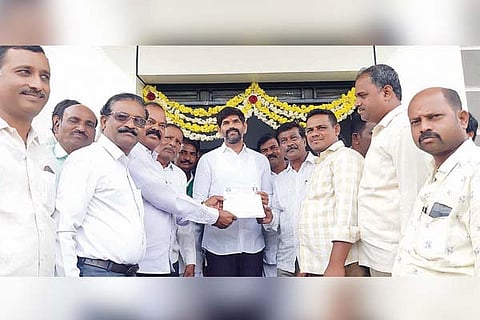 Kampli Bhovi Sangha meet Mla