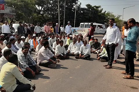 Protest by blocking National Highway 50