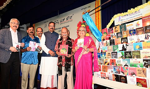 Sudhee_28_Book_Release_@_Gandhi_Bhavan (4)
