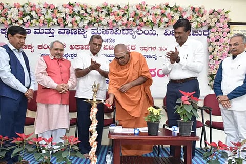 The discourses of Siddheshwar Sri are the eternal truth.
