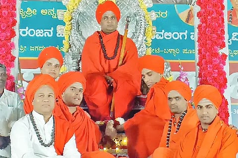 The original Allama Prabhus of Viraktamathas