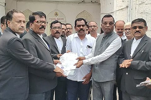 VAKILARA PROTEST UKP