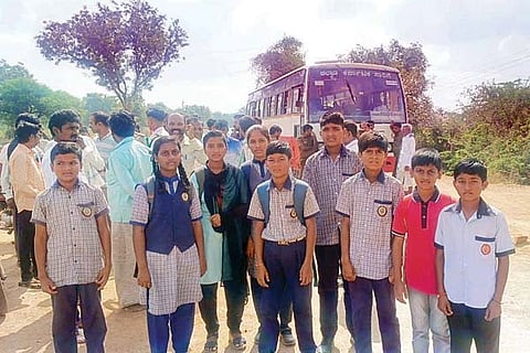 Yelburga school students protest