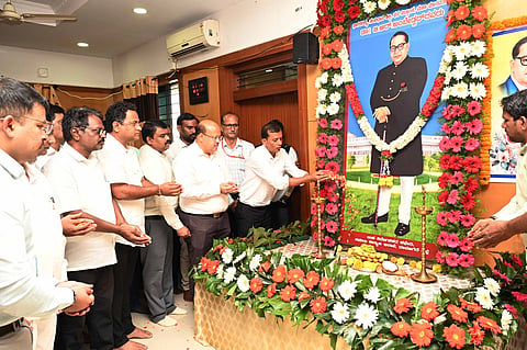 dvg-ambedkar-jilladalita-1.jpg