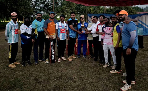 mng--15 Dec Helipad cricket