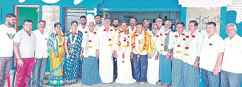 ಗಂಧನಹಳ್ಳಿ ಹಾಲು ಉತ್ಪಾದಕರ ಸಹಕಾರ ಸಂಘದ ಅಧ್ಯಕ್ಷರಾಗಿ ಗಾಂಧಿ ಶಿವಣ್ಣ ಮತ್ತು ಉಪಾಧ್ಯಕ್ಷರಾಗಿ ಪುಟ್ಟೇಗೌಡ ಅವಿರೋಧ ಆಯ್ಕೆಯಾದರು. ಜಿ.ಎನ್.ಸುಬ್ಬೇಗೌಡ, ನಿಂಗರಾಜು, ಜಿ.ಎಸ್.ಶಿವಣ್ಣ, ಜಿ.ಸಿ.ಮಹದೇವ, ಸಣ್ಣಸ್ವಾಮಿ, ಭಾಗ್ಯಮ್ಮ, ಜಯಮ್ಮ, ಜಯರಾಮಜೋಗಿ, ಜಿ.ಕೆ.ಮಹದೇವ್ ಇದ್ದರು.
