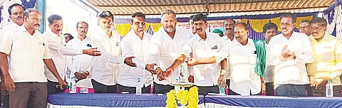 ಹರತಲೆ ಗ್ರಾಮದಲ್ಲಿ ಆಯೋಜಿಸಿದ್ದ  ವಾಲ್ಮೀಕಿ ಜಯಂತಿಯನ್ನು ಮಾಜಿ ಶಾಸಕ ಬಿ.ಹರ್ಷವರ್ಧನ್ ಉದ್ಘಾಟಿಸಿದರು. ಎಲ್.ಆರ್.ಮಹದೇವಸ್ವಾಮಿ, ಬಂಗಾರ ಸ್ವಾಮಿ, ಚಿಕ್ಕರಂಗನಾಯಕ, ಕೆಂಡಗಣ್ಣಪ್ಪ, ಸಿದ್ದರಾಜು, ಮಹೇಶ್, ಹುಲ್ಲಳ್ಳಿ ಶಿವಣ್ಣ, ಮಸಗೆ ರಾಜಣ್ಣ ಇದ್ದರು.
