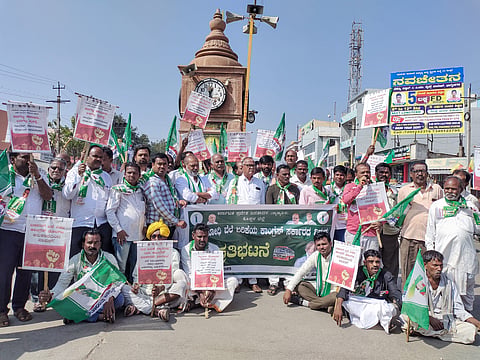 district koppal jds protest bus fare hike