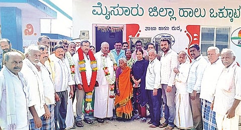 ಕೆಂಪಯ್ಯನಹುಂಡಿ ಹಾಲು ಉತ್ಪಾದಕರ ಸಹಕಾರ ಸಂಘದ ಅಧ್ಯಕ್ಷರಾಗಿ ಕೆ.ಮುದ್ದೇಗೌಡ, ಉಪಾಧ್ಯಕ್ಷರಾಗಿ ರವಿಕುಮಾರ್  ಅವಿರೋಧವಾಗಿ ಆಯ್ಕೆಯಾದರು. ಎಂ.ಮಹದೇವಣ್ಣ, ಆನಂದ್, ಮಾಧು, ನಾಗೇಗೌಡ, ಶಿವಮೂರ್ತಿ, ಗಿರೀಶ್, ಸಿದ್ದಪ್ಪ, ಪುಟ್ಟಣ್ಣ, ಲೋಕೇಶ್, ನಾಗೇಶ್ ಇತರರು ಇದ್ದರು.