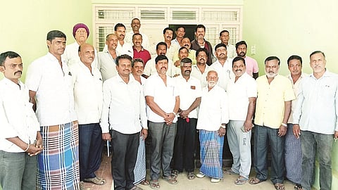 ಸಾಲಿಗ್ರಾಮದ ಪ್ರವಾಸಿ ಮಂದಿರದಲ್ಲಿ ಆಯೋಜಿಸಿದ್ದ ಪೂರ್ವಭಾವಿ ಸಭೆಯಲ್ಲಿ ಒಕ್ಕಲಿಗ ಸಮುದಾಯದ ಮುಖಂಡರು ಭಾಗವಹಿಸಿದ್ದರು. ೋಮು, ಸಾ.ರಾ.ಸತೀಶ್, ಸಾ.ರಾ.ಪ್ರಸಾದ್, ಪಾಪಣ್ಣ, ಜ್ಯೋತಿ, ವೆಂಕಟೇಶ್, ಎಂ. ಮಾದೇವು, ತಿಮ್ಮೇಗೌಡ, ಮಹೇಂದ್ರ, ಎಸ್.ಆರ್.ನಾಗೇಶ್ ಇದ್ದರು.