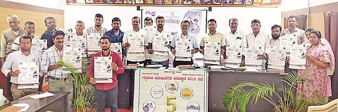 ತಿ ನರಸೀಪುರದ ತಾಲೂಕು ಪಂಚಾಯಿತಿ ಸಭಾಂಗಣದಲ್ಲಿ ಆಯೋಜಿಸಿದ್ದ ಸಭೆಯಲ್ಲಿ ಯುವ ನಿಧಿ ನೋಂದಣಿಯ ಪೋಸ್ಟರ್ ಅನ್ನು ಬಿ.ಮಹದೇವಪ್ರಭು  ಬಿಡುಗಡೆ ಮಾಡಿದರು. ಪಿ.ಎಸ್.ಅನಂತರಾಜು,  ರಂಗಸ್ವಾಮಿ, ಡಿ.ಎಂ. ರಾಣಿ, ಸೌಮ್ಯಾ, ಸದಾನಂದ, ಅಭಿಷೇಕ್, ಸಲೀಂ ಅಹಮದ್, ಸಿ.ಕೃಷ್ಣ, ಡಿ.ಎಂ.ಪರಶಿವಮೂರ್ತಿ, ಎಸ್.ಮಂಜುನಾಥ್, ಕೇತಹಳ್ಳಿ ಸಿದ್ದಶೆಟ್ಟಿ ಇದ್ದರು.