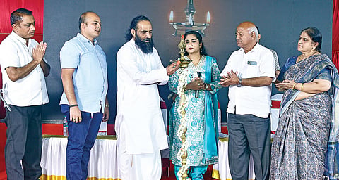 ಮಕ್ಕಳ ಶಿಕ್ಷಣಕ್ಕೆ ಪಾಲಕರು ಆದ್ಯತೆ ನೀಡಲಿ