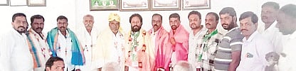 ಕೃಷಿಕ ಸಮಾಜದ ಎಚ್.ಡಿ.ಕೋಟೆ  ತಾಲೂಕು ಅಧ್ಯಕ್ಷ ಹಾಗೂ ಉಪಾಧ್ಯಕ್ಷರನ್ನು ನಿರ್ದೇಶಕರು ಅಭಿನಂದಿಸಿದರು. 