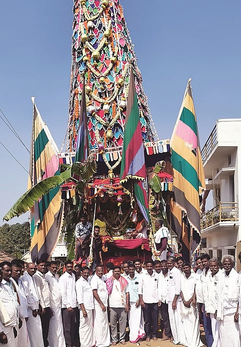 ಸರಗೂರು ತಾಲೂಕಿನ ಹುಣಸಹಳ್ಳಿ ಗ್ರಾಮದಲ್ಲಿ ರೇವಣ ಸಿದ್ದೇಶ್ವರ, ಬಸವೇಶ್ವರ ದೇವರ ಜಾತ್ರಾ ಮಹೋತ್ಸವ ವಿಜೃಂಭಣೆಯಿಂದ ನಡೆಯಿತು. 