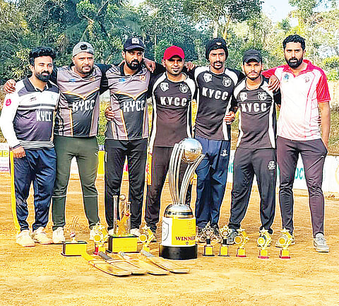 ನ್ಯಾನೋ ಕ್ರಿಕೆಟ್ ಪಂದ್ಯಾವಳಿಯ ಚಾಂಪಿಯನ್ ಪಟ್ಟ ಗಿಟ್ಟಿಸಿದ ಕೆವೈಸಿಸಿ ಕಡಂಗ ತಂಡ.